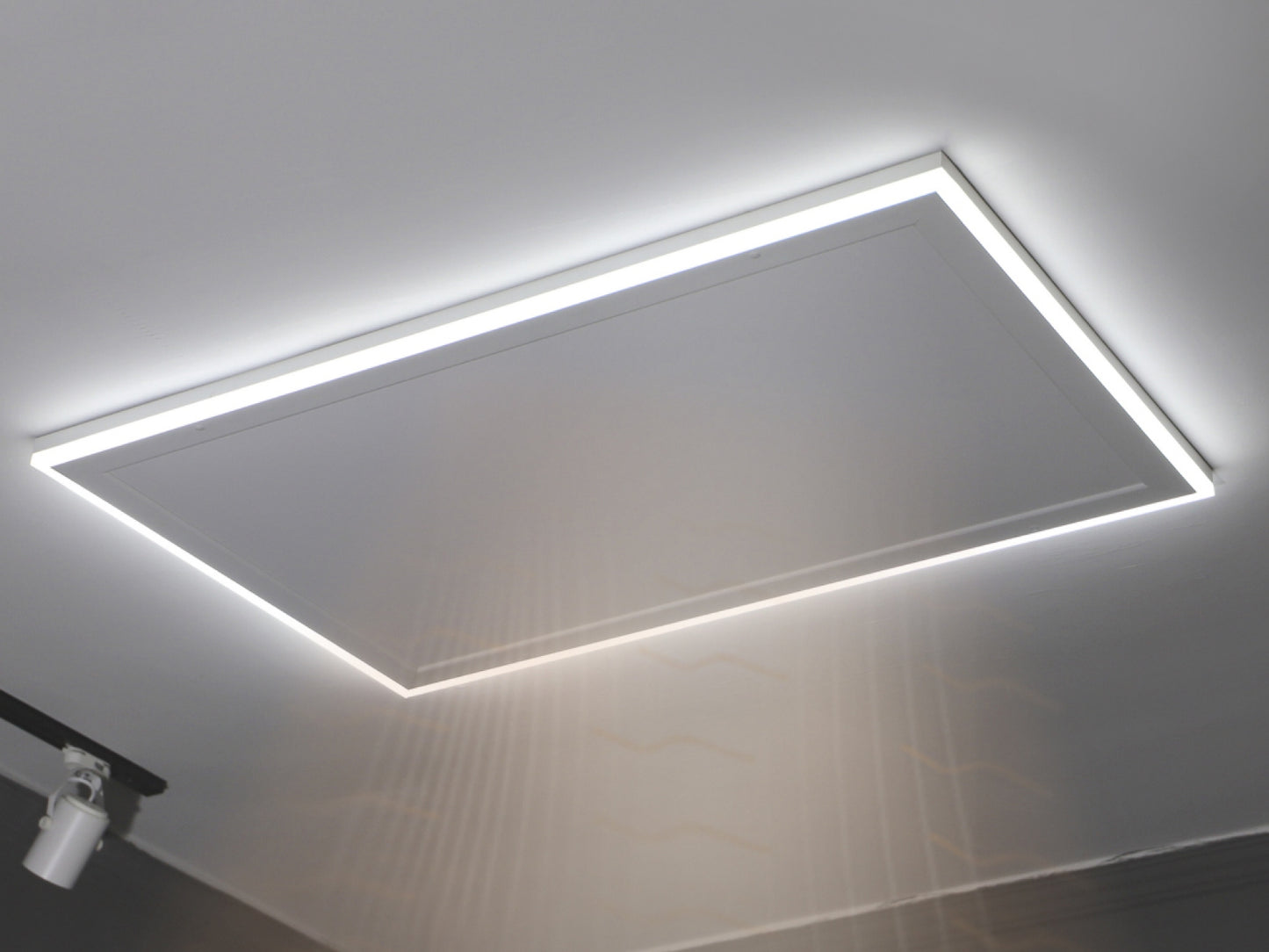 Stropní Infrapanel CEILING LED 370W | WiFi | Výhřevnost 6.5 m2 | 65x63 cm | LED světlo | Bezdrátový WiFi termostat